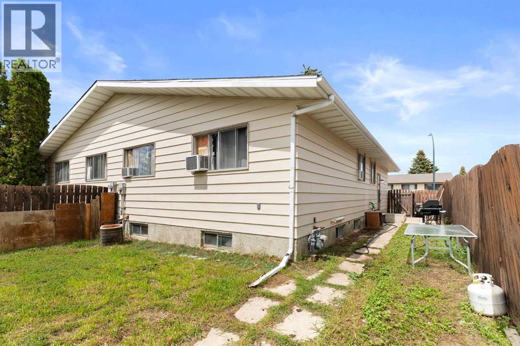 211 Ross Glen Drive SE - 21