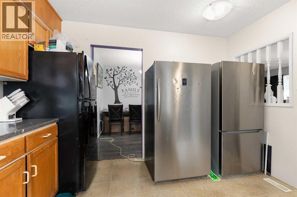 211 Ross Glen Drive SE - 10