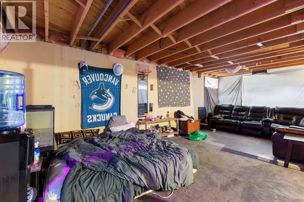 211 Ross Glen Drive SE - 18