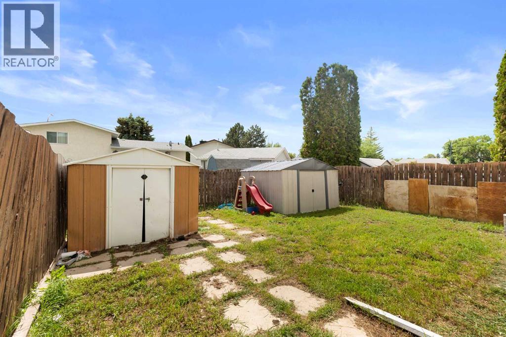 211 Ross Glen Drive SE - 20