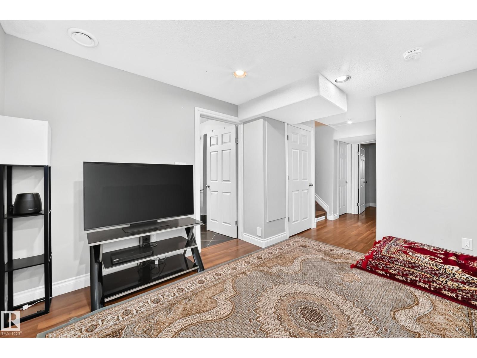1126 GRANTHAM DR NW - 41