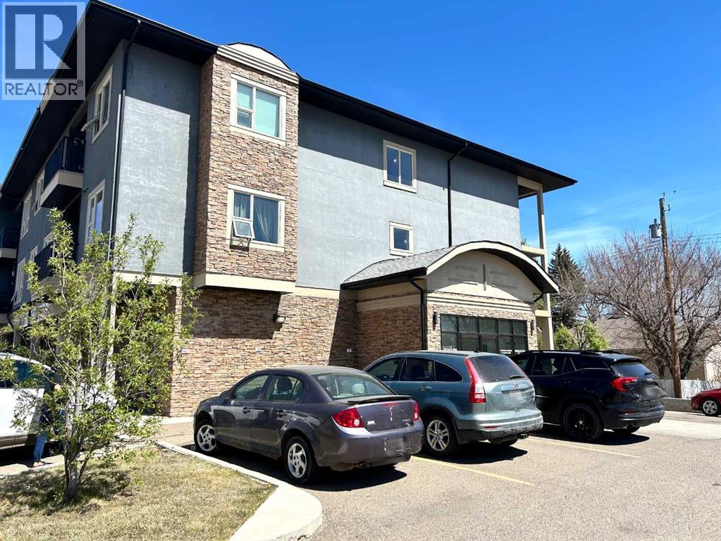 #17 330 2 Street W - 2