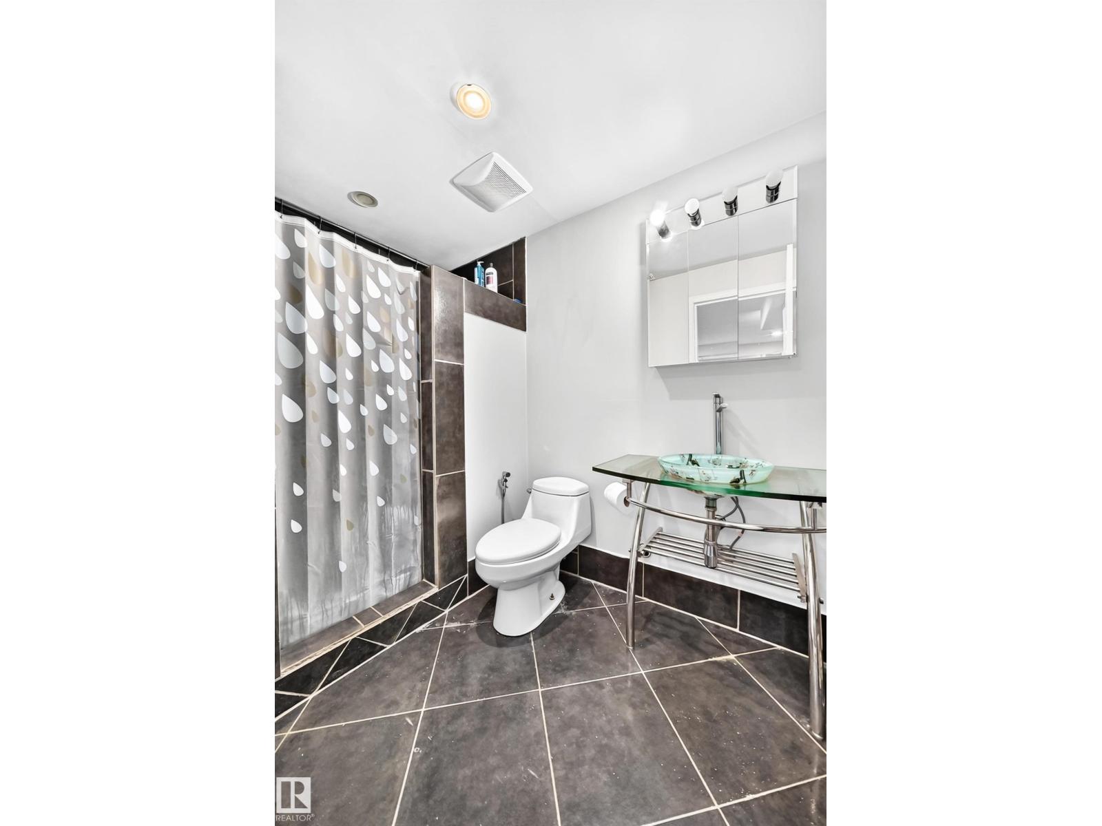 1126 GRANTHAM DR NW - 45