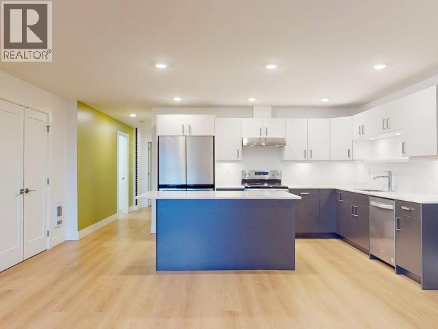 #B2 6900 BURNABY STREET - 8