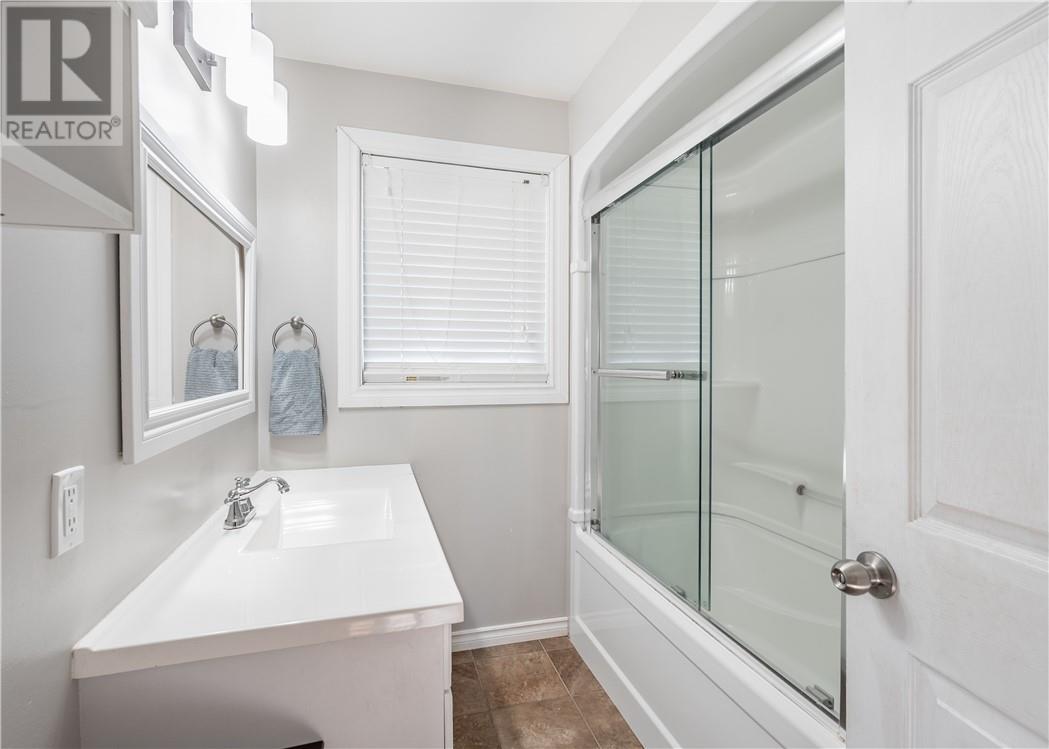 4483 Hector Crescent - 12