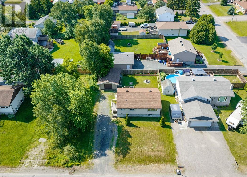 4483 Hector Crescent - 1