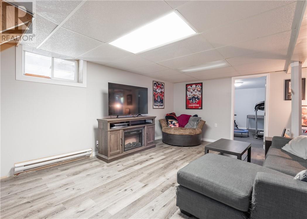 4483 Hector Crescent - 13