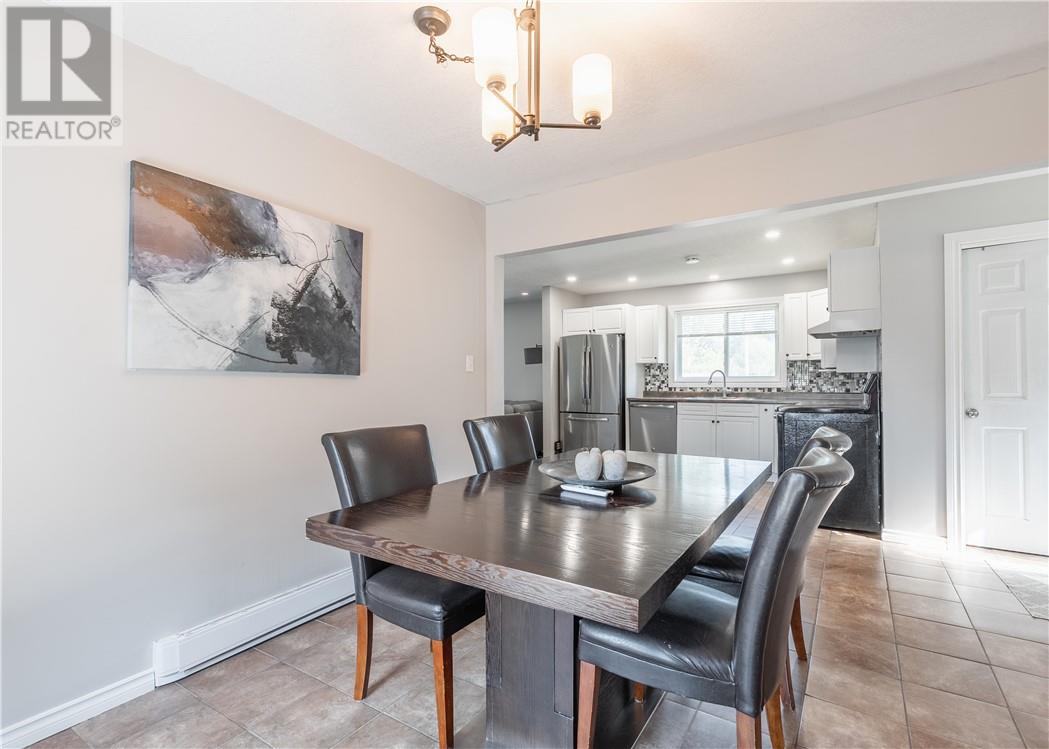 4483 Hector Crescent - 7