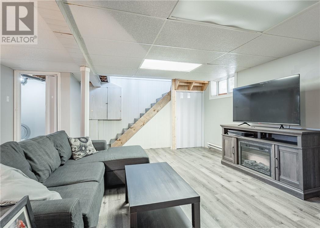4483 Hector Crescent - 16