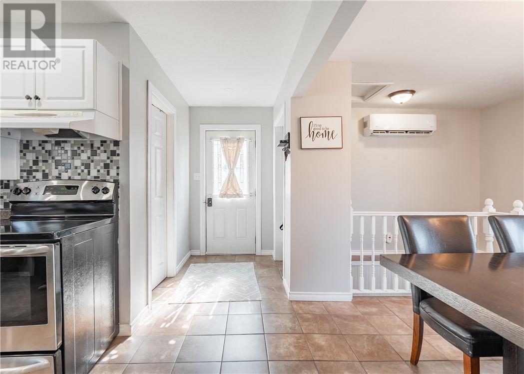 4483 Hector Crescent - 9
