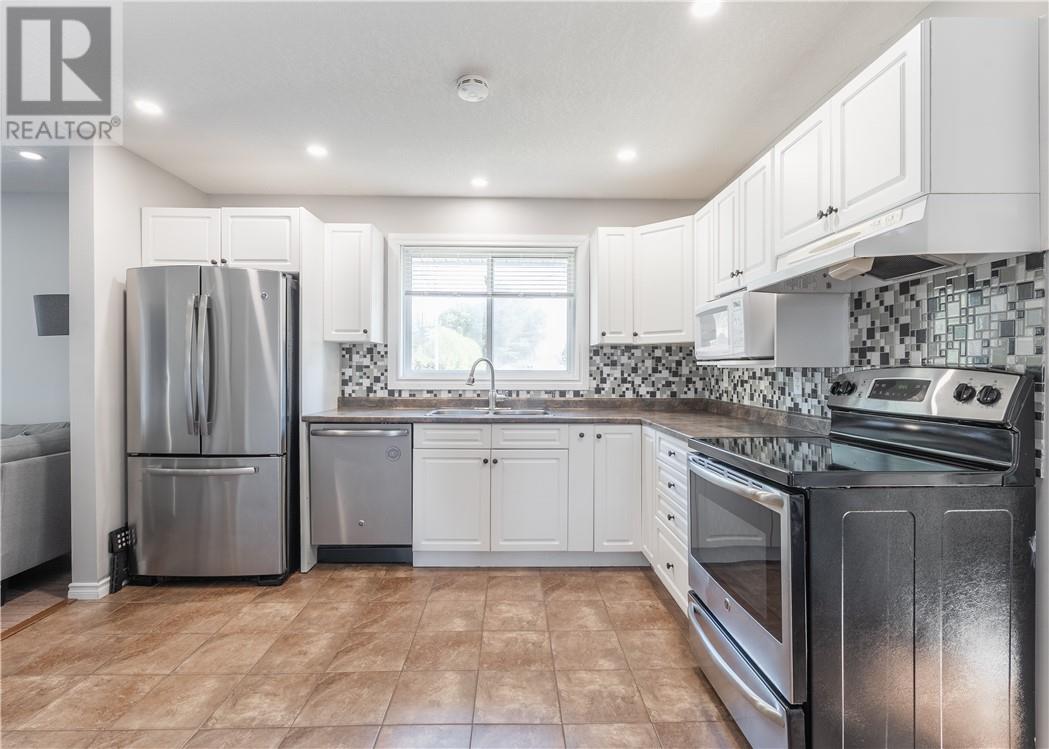 4483 Hector Crescent - 5
