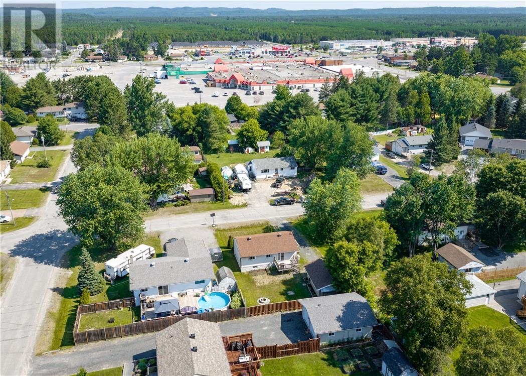 4483 Hector Crescent - 24