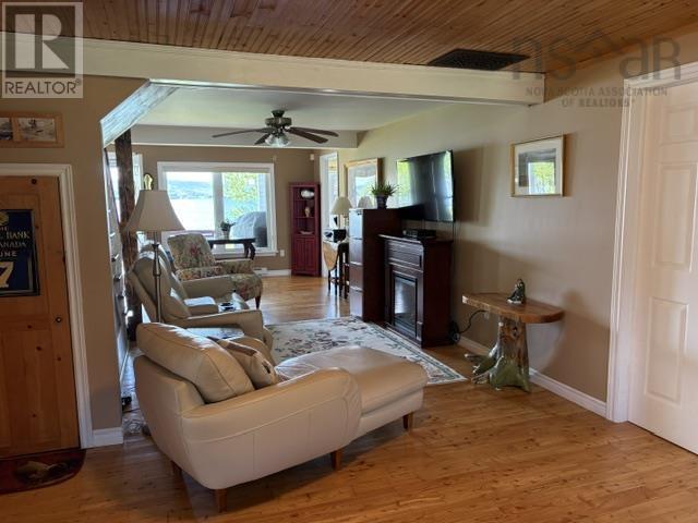 68 D Hutchison Road - 30