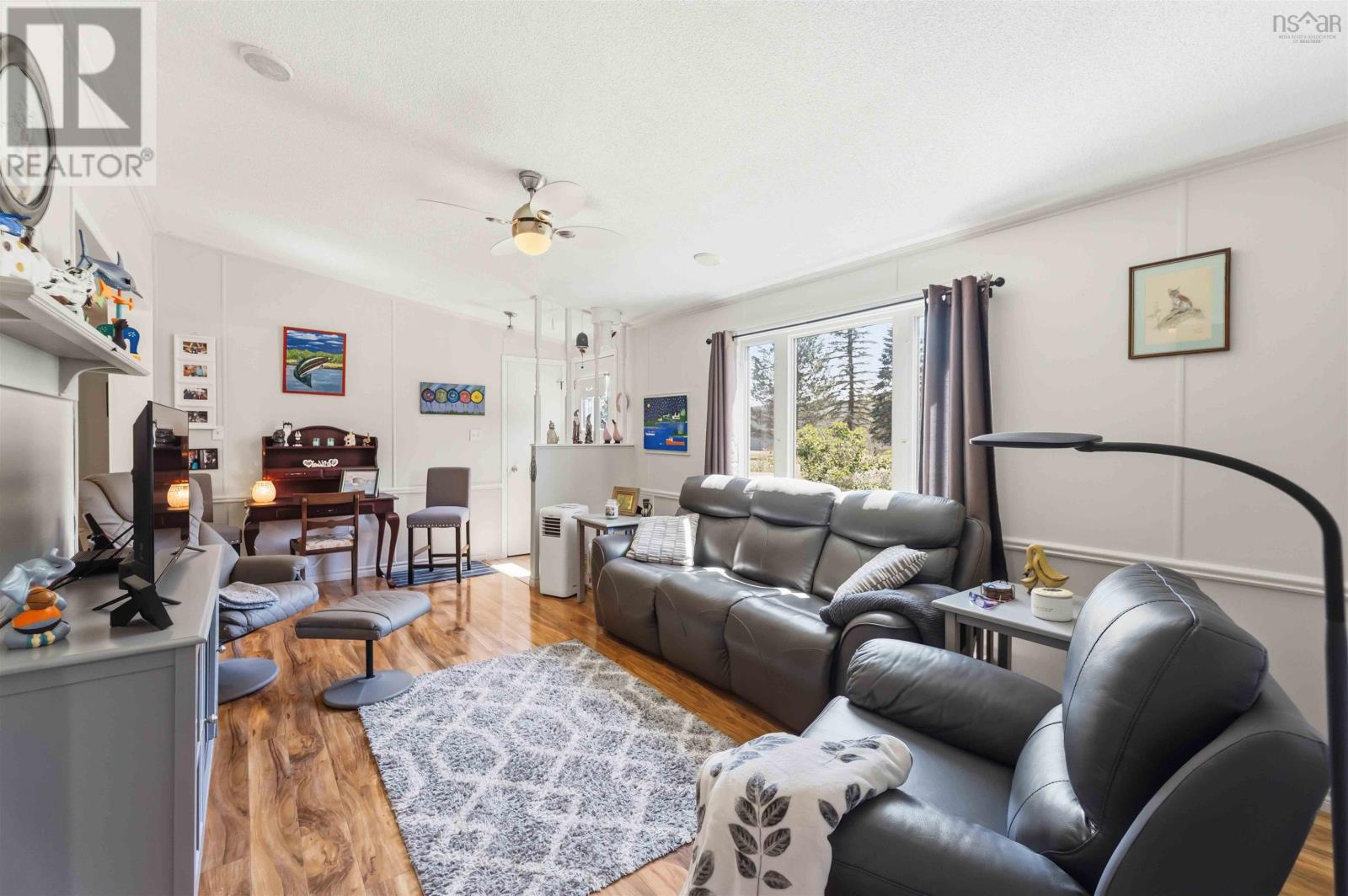 992 Howe Avenue - 20