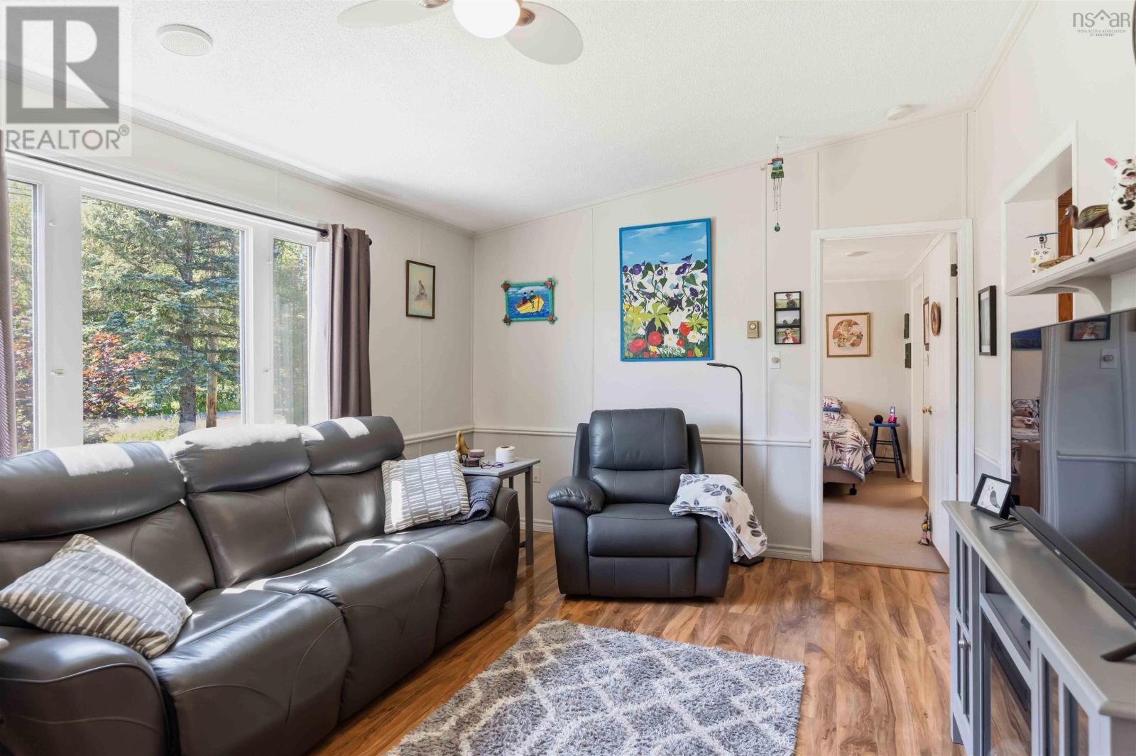 992 Howe Avenue - 19