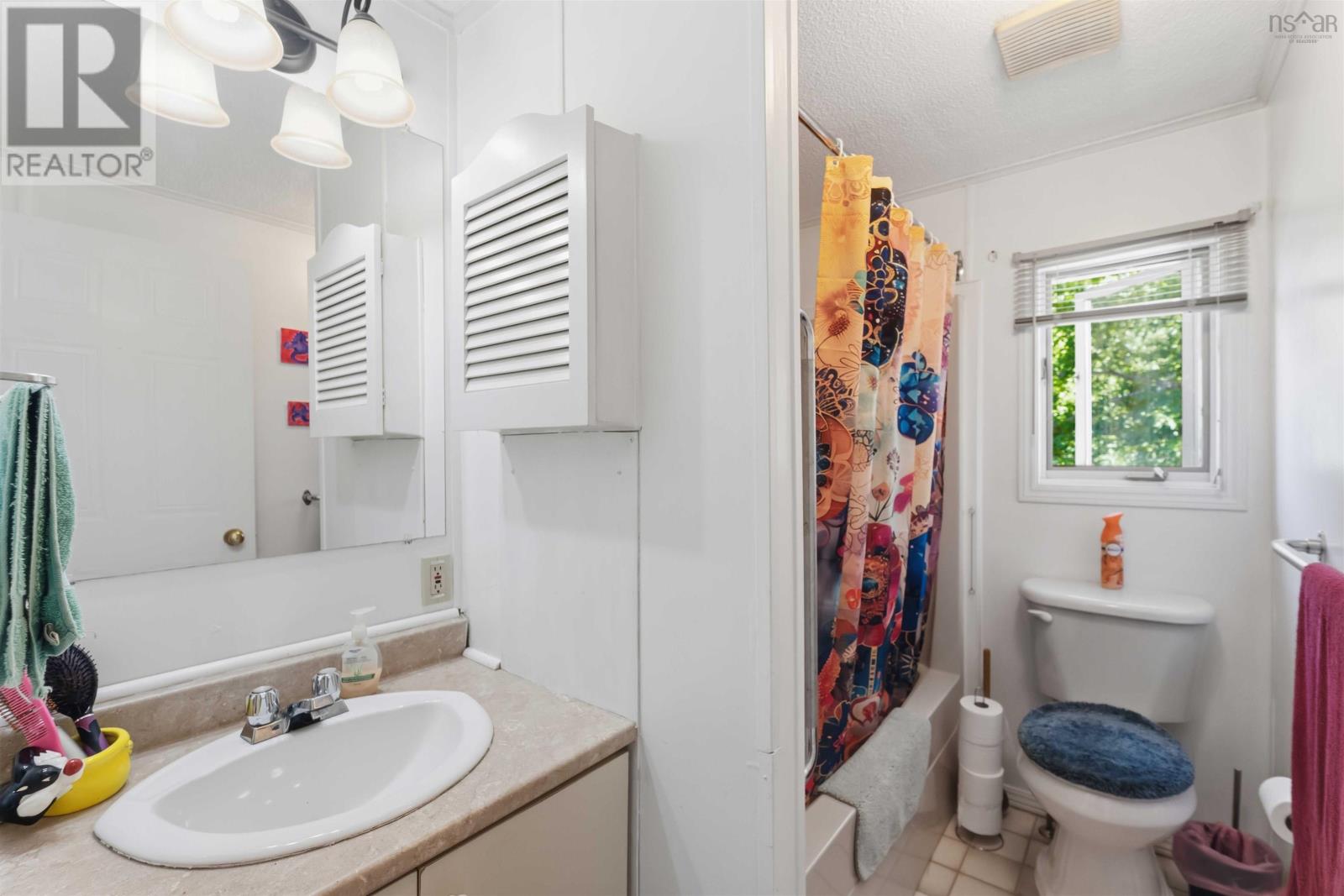 992 Howe Avenue - 34