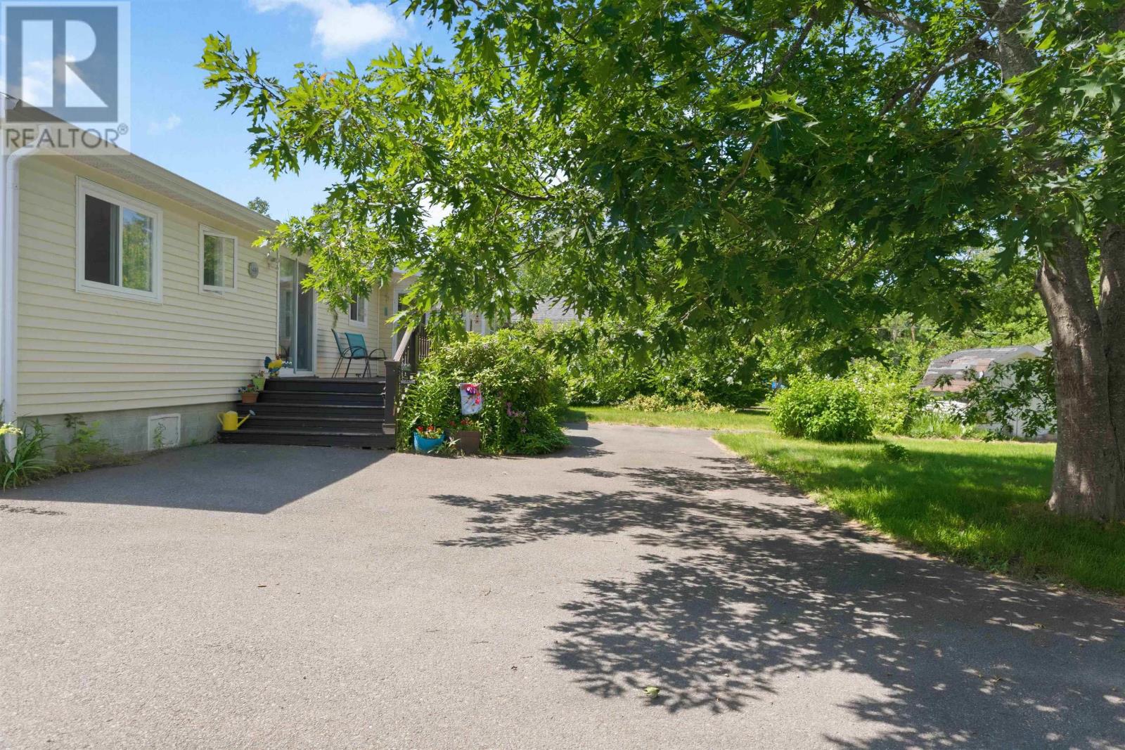 992 Howe Avenue - 42