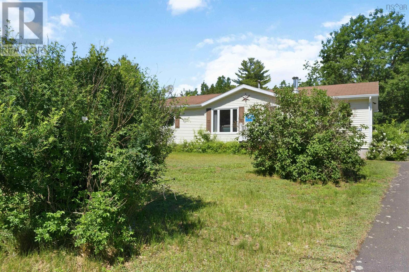 992 Howe Avenue - 40