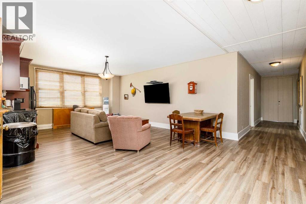 2460 36 Avenue - Photo 9