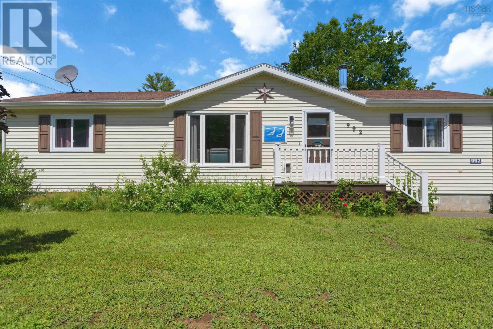 992 Howe Avenue - 48