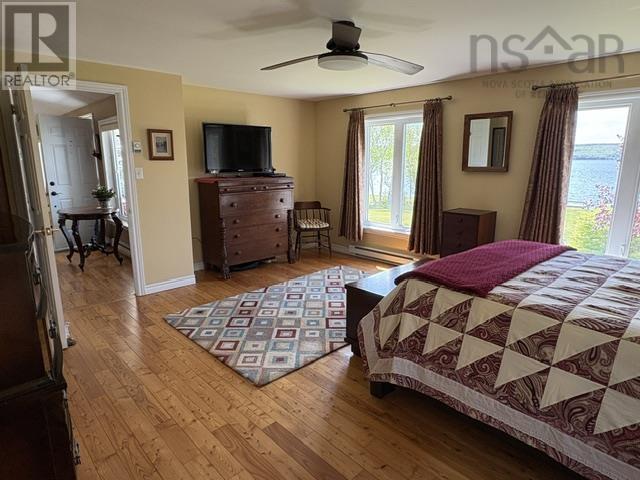 68 D Hutchison Road - 35