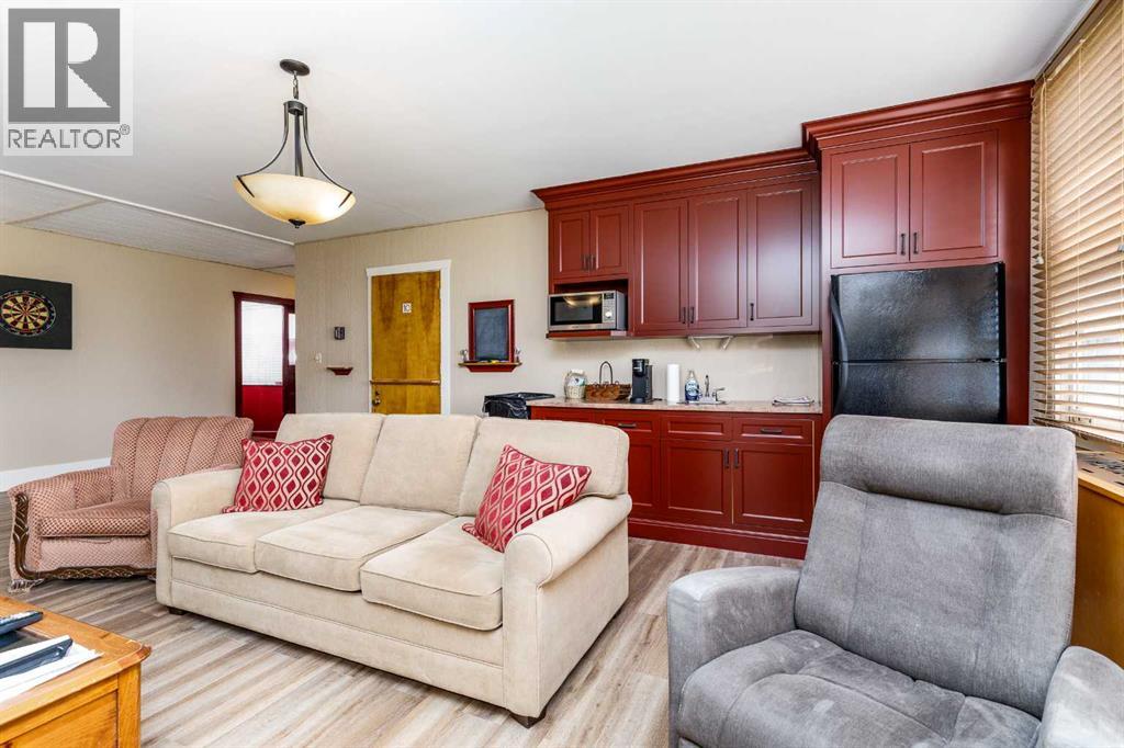 2460 36 Avenue - Photo 10