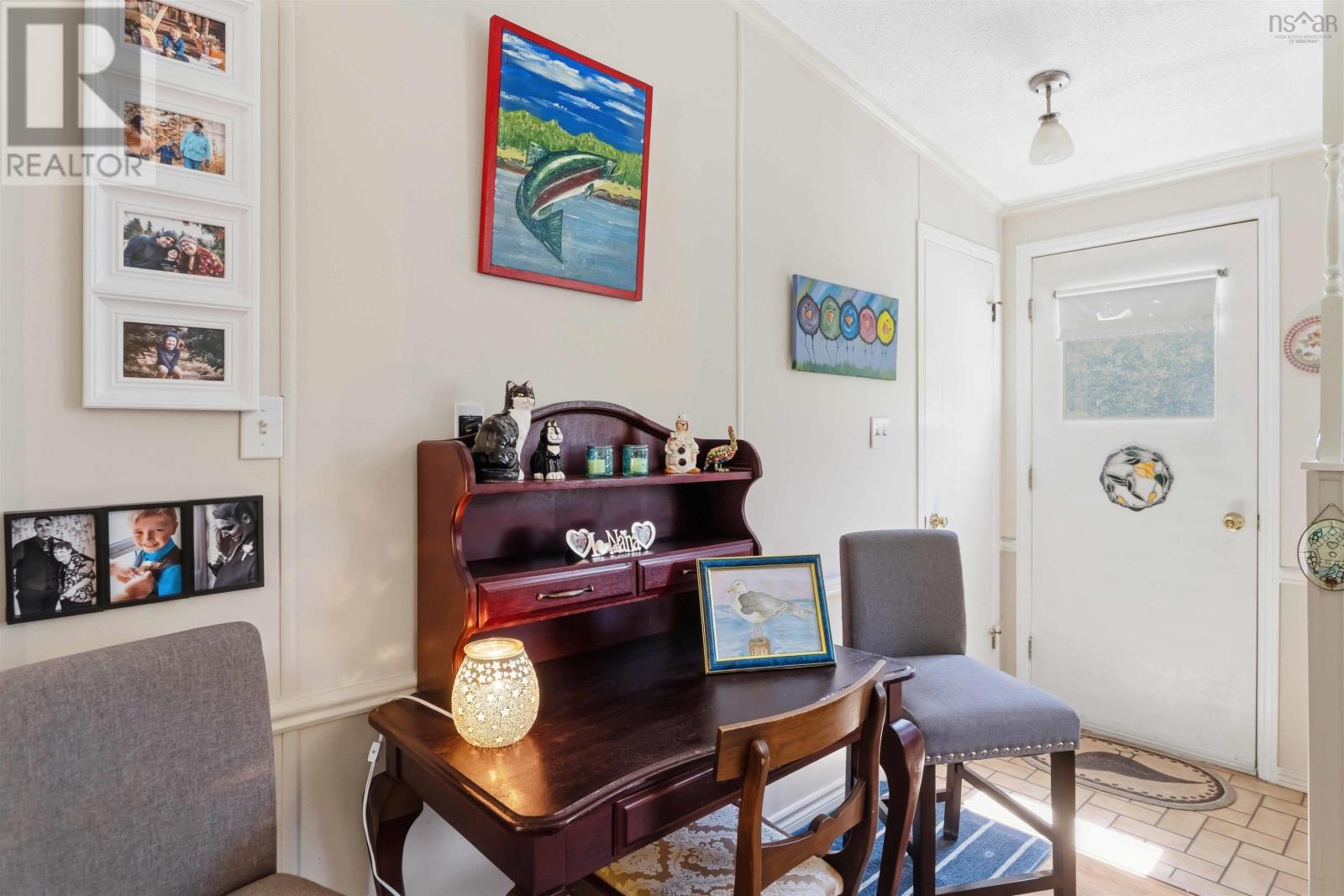 992 Howe Avenue - 23