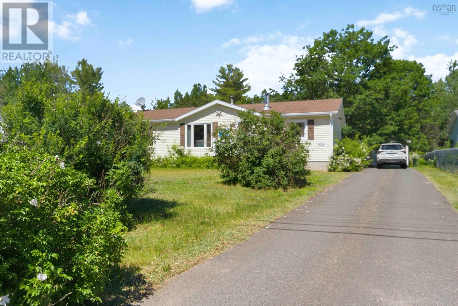 992 Howe Avenue - 2
