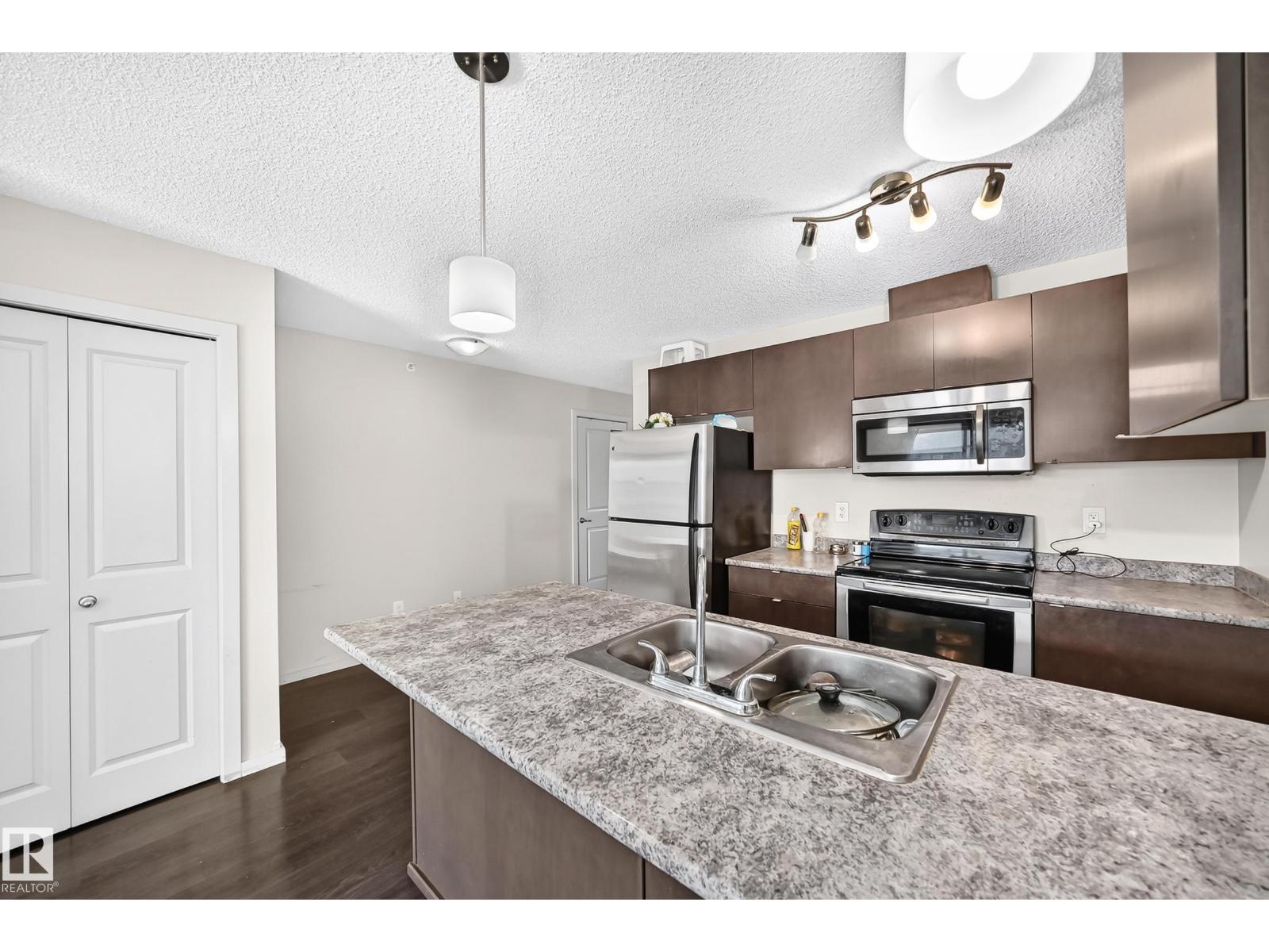 #416 3357 16A AV NW - 10