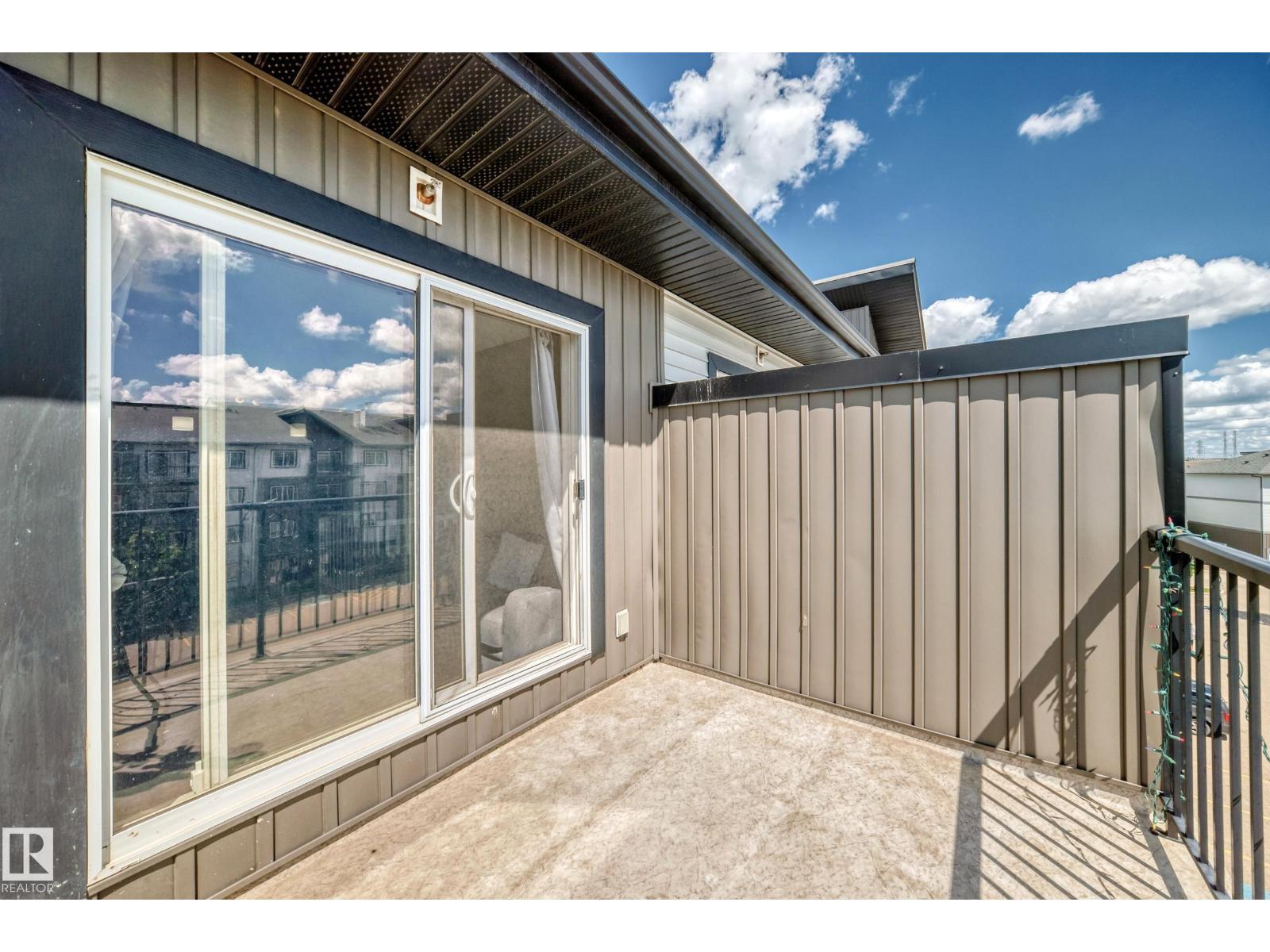 #416 3357 16A AV NW - 18