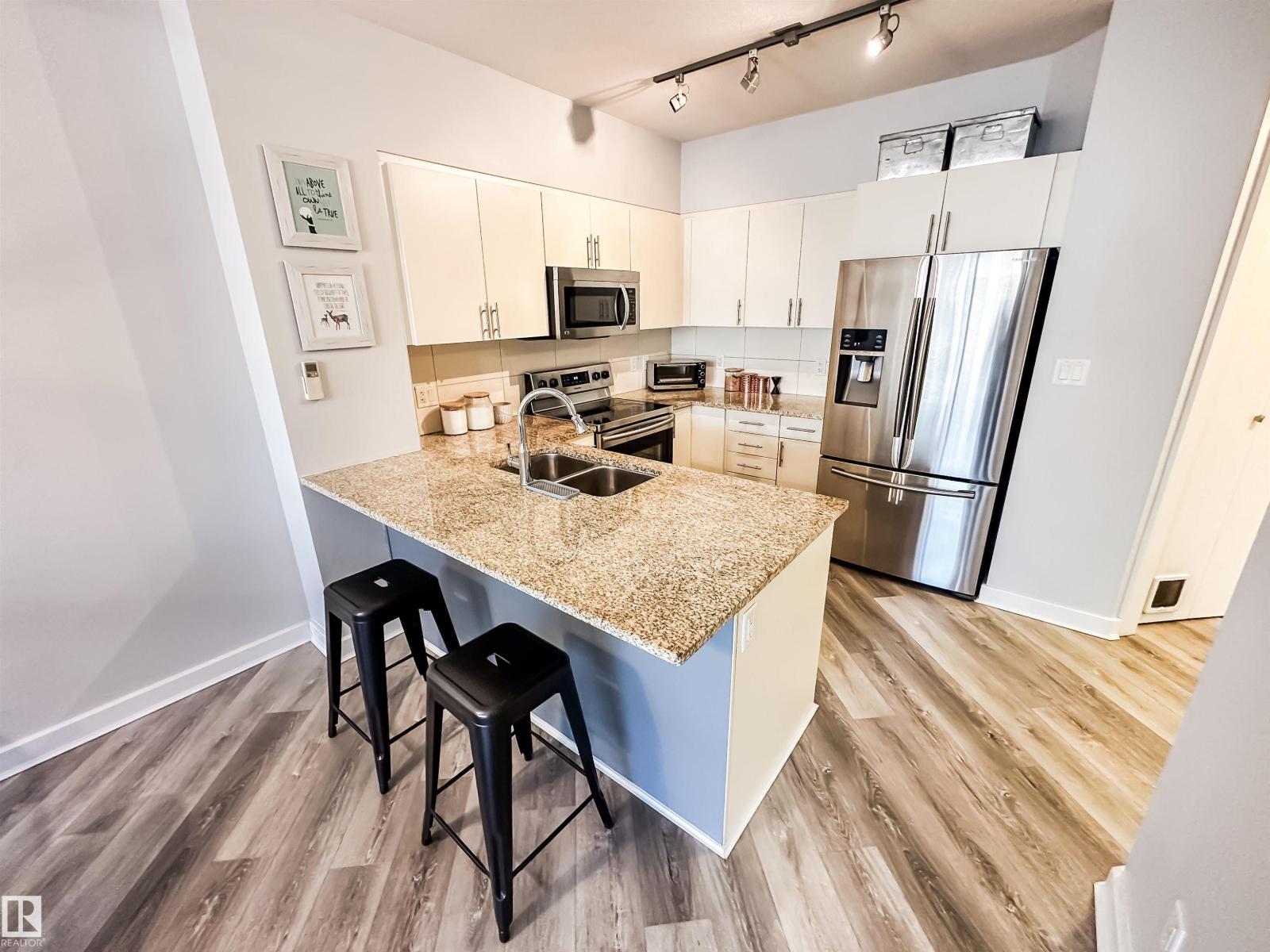 #703 10152 104 ST NW - Image 14