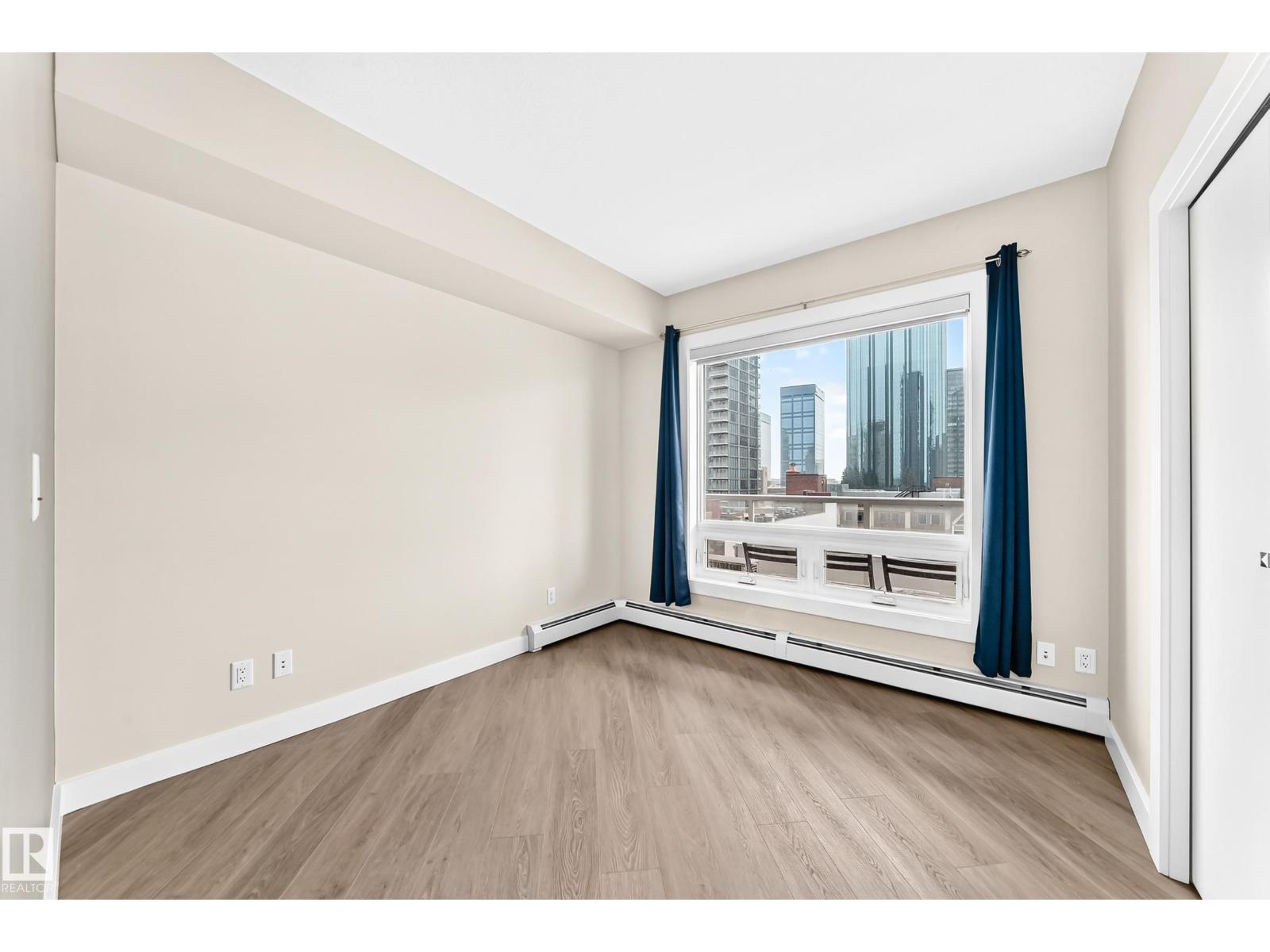 #703 10152 104 ST NW - 34