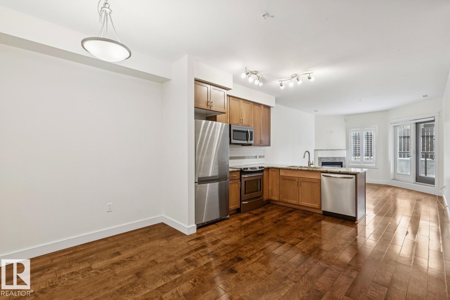 #16 11518 76 AV NW - 6