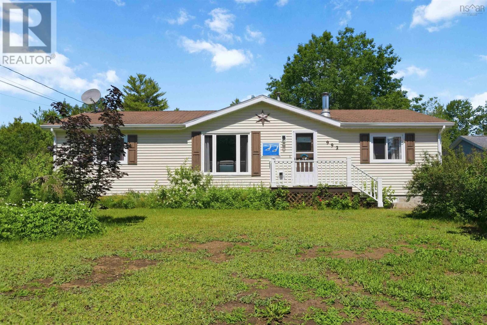 992 Howe Avenue - 47