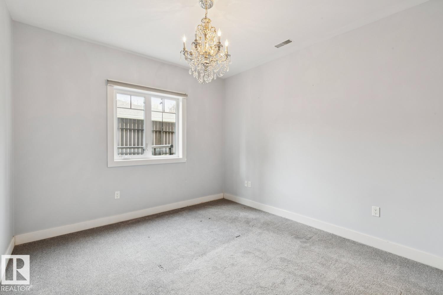 #16 11518 76 AV NW - 19
