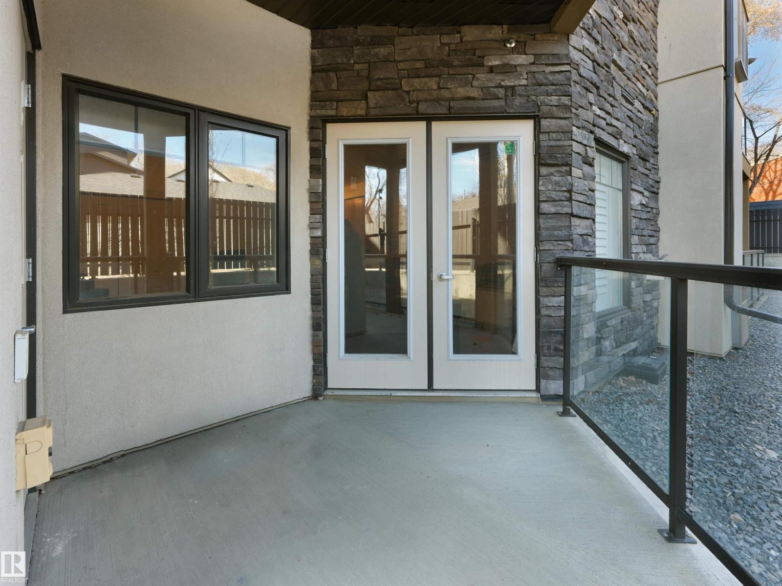 #16 11518 76 AV NW - 31