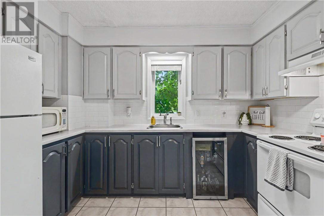 703 Griffith Street - 12