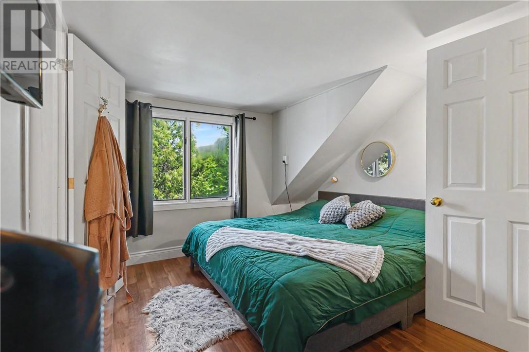 703 Griffith Street - 23