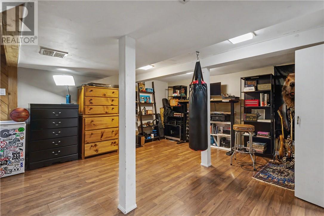 703 Griffith Street - 28