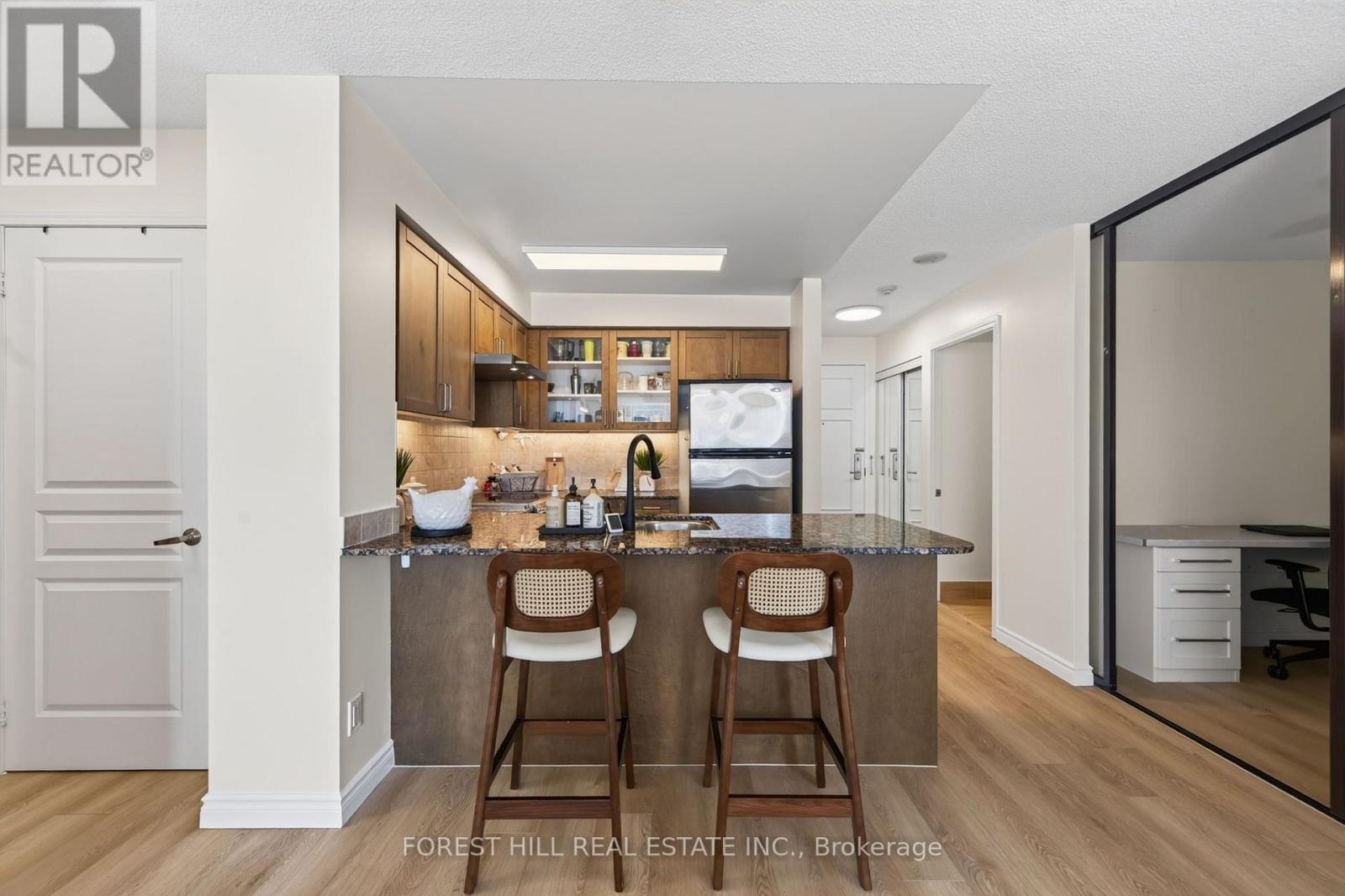 #407 350 RED MAPLE ROAD - Image 10
