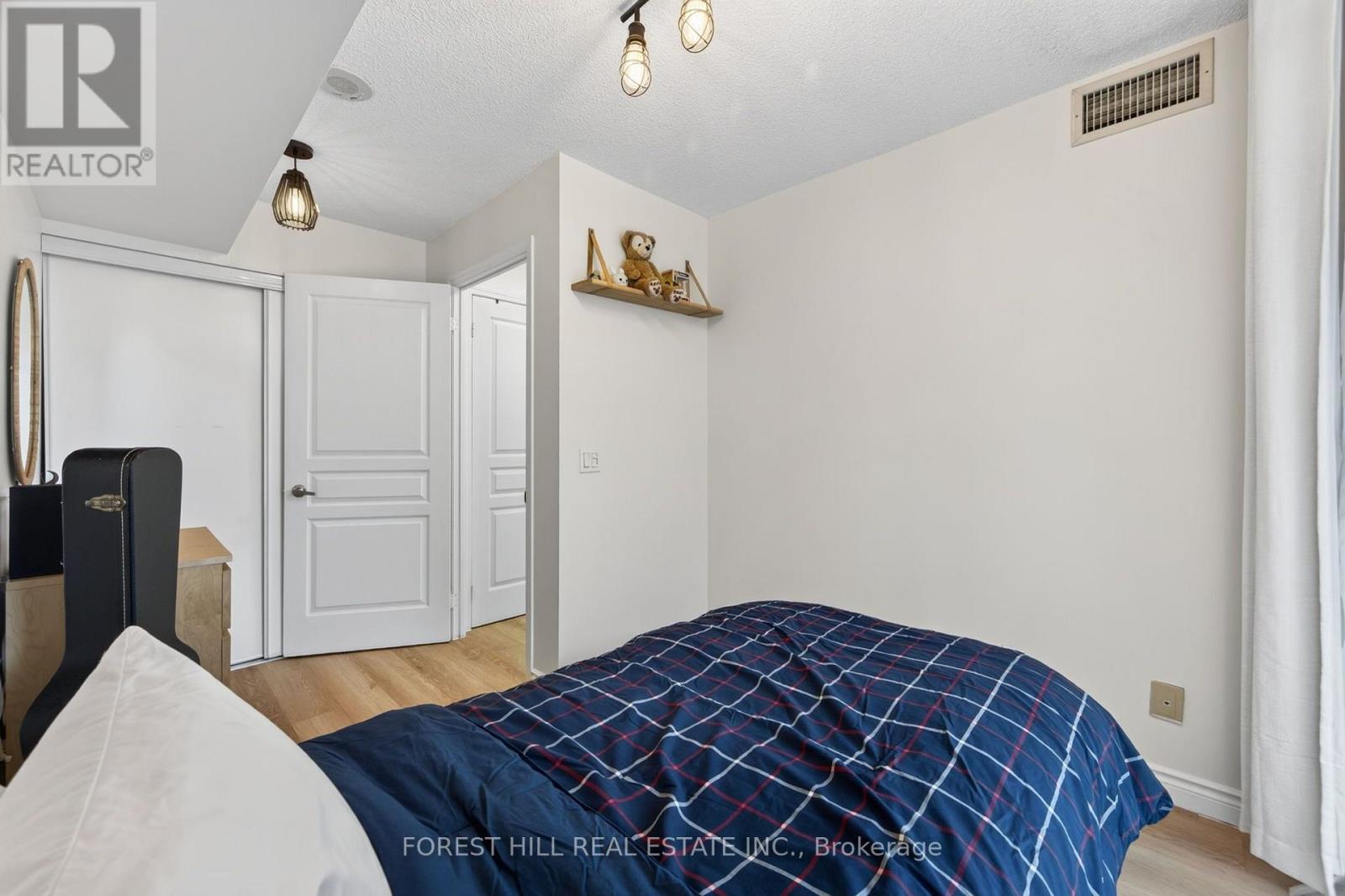 #407 350 RED MAPLE ROAD - Image 21