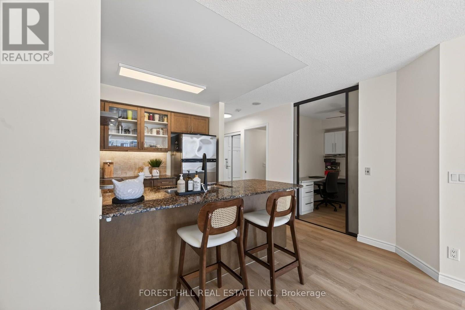 #407 350 RED MAPLE ROAD - Image 9