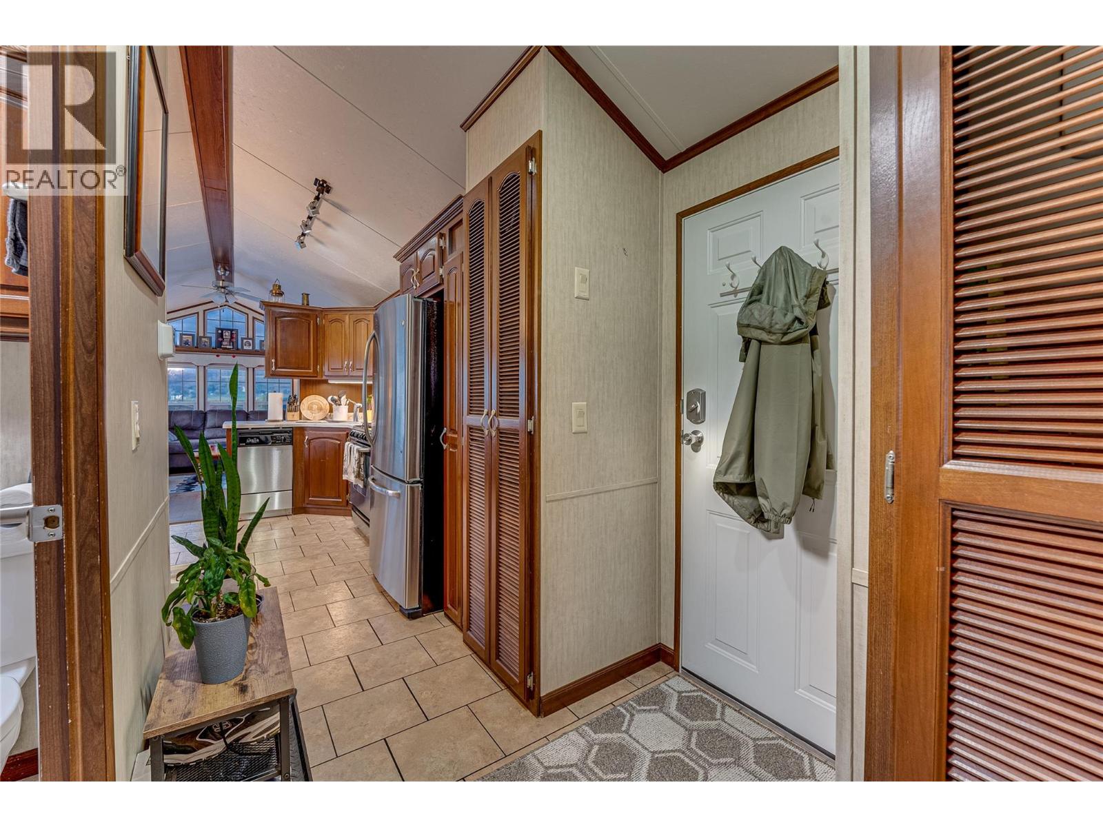 #82 8000 Highland Road - 16