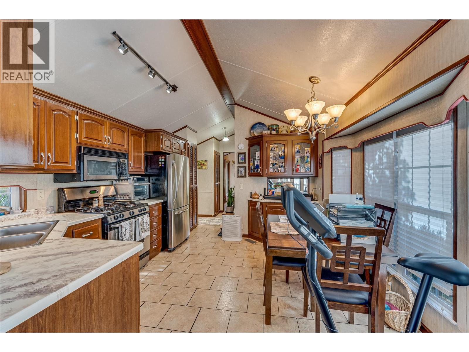#82 8000 Highland Road - 9
