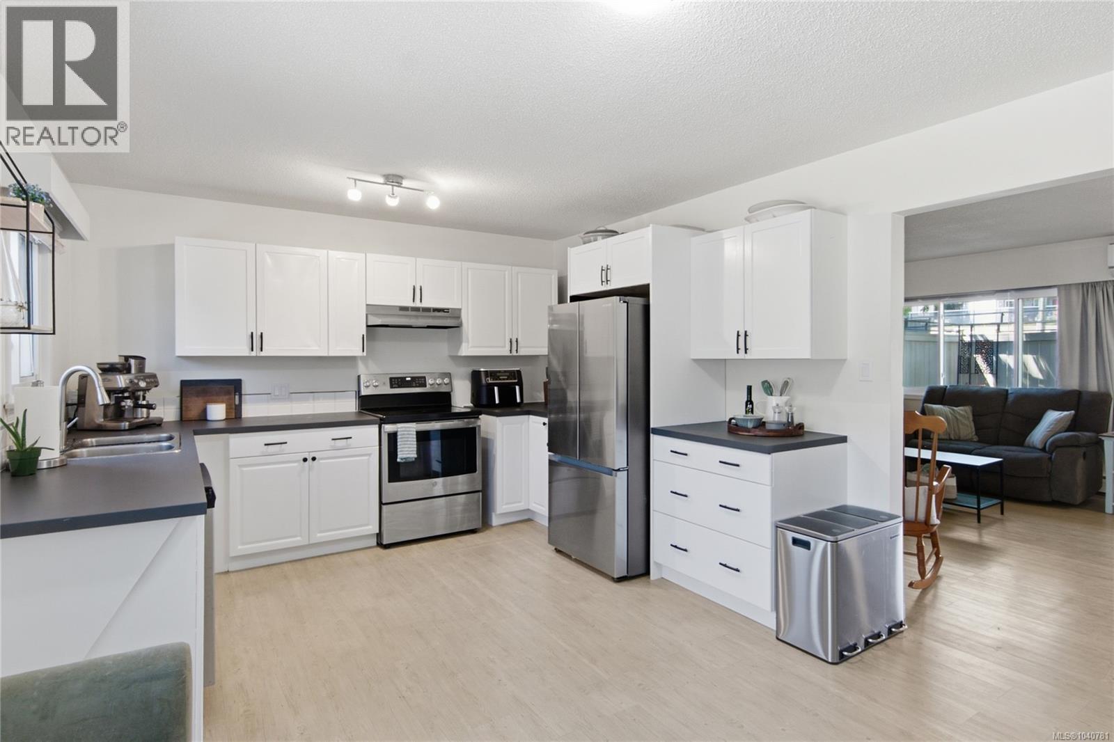 #18 3271 Cowichan Lake Rd - 2