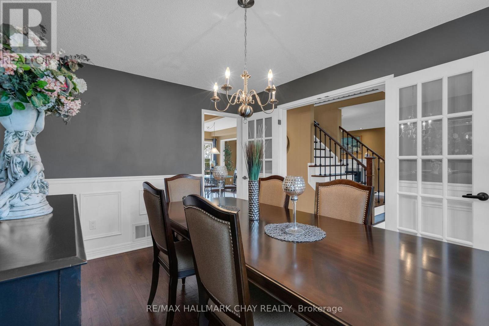34 CROMPTON DRIVE - 11