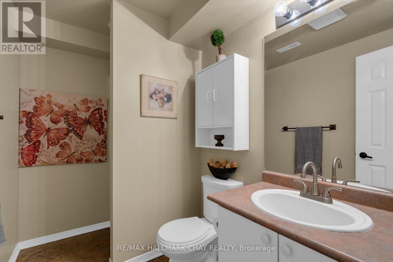 34 CROMPTON DRIVE - 26