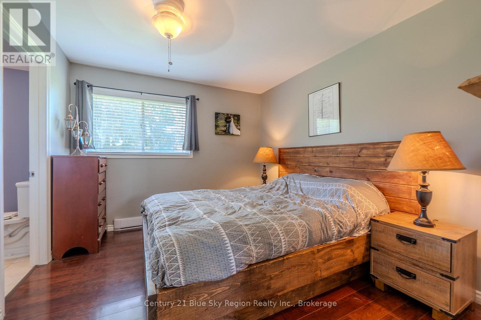 747 DERLAND ROAD - 15