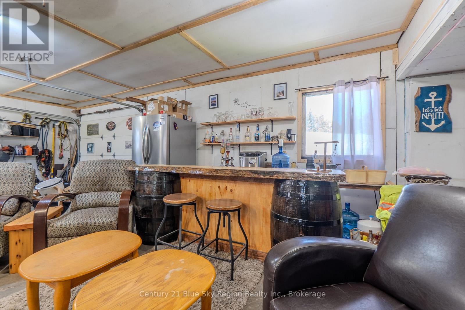 747 DERLAND ROAD - 28