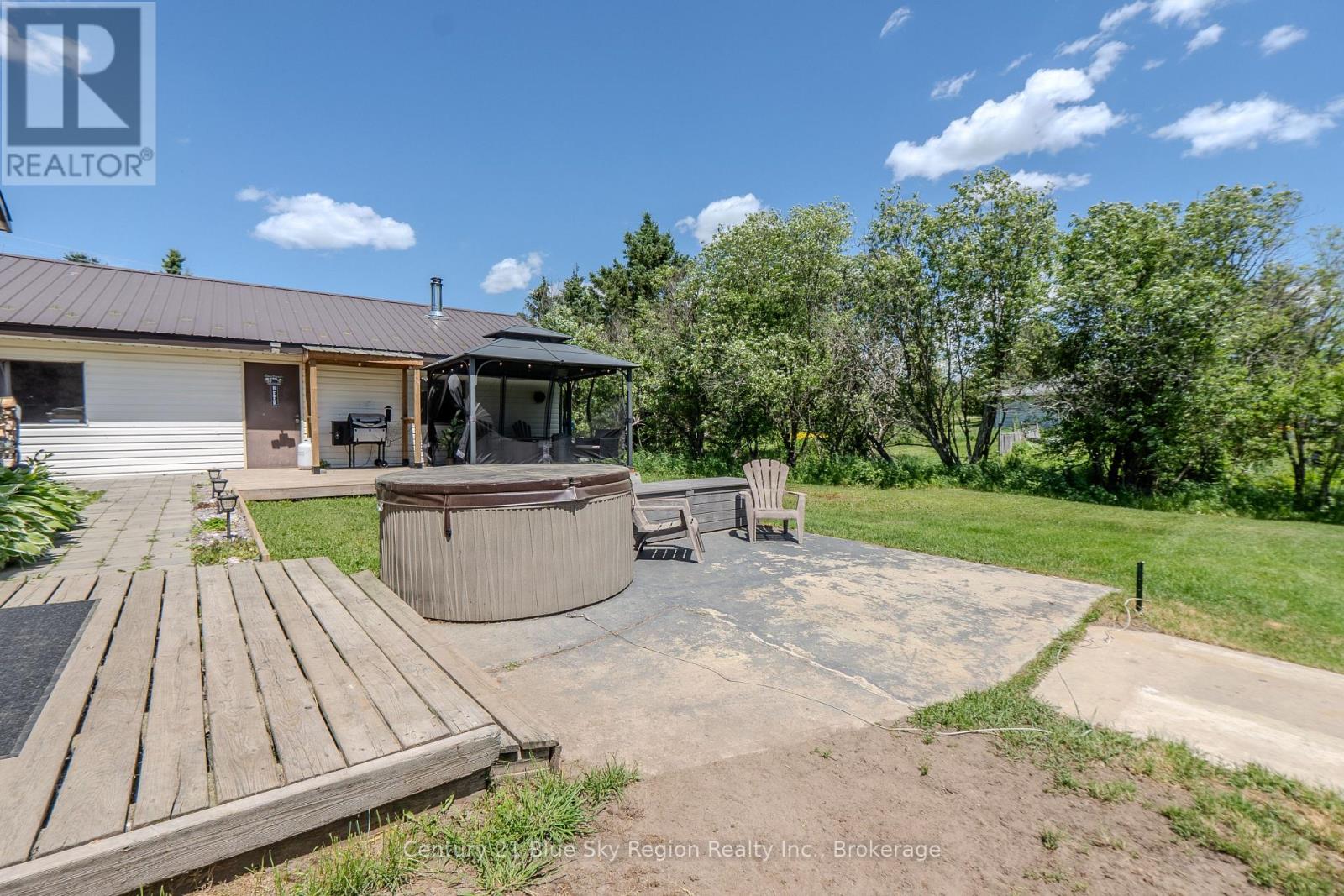 747 DERLAND ROAD - 33